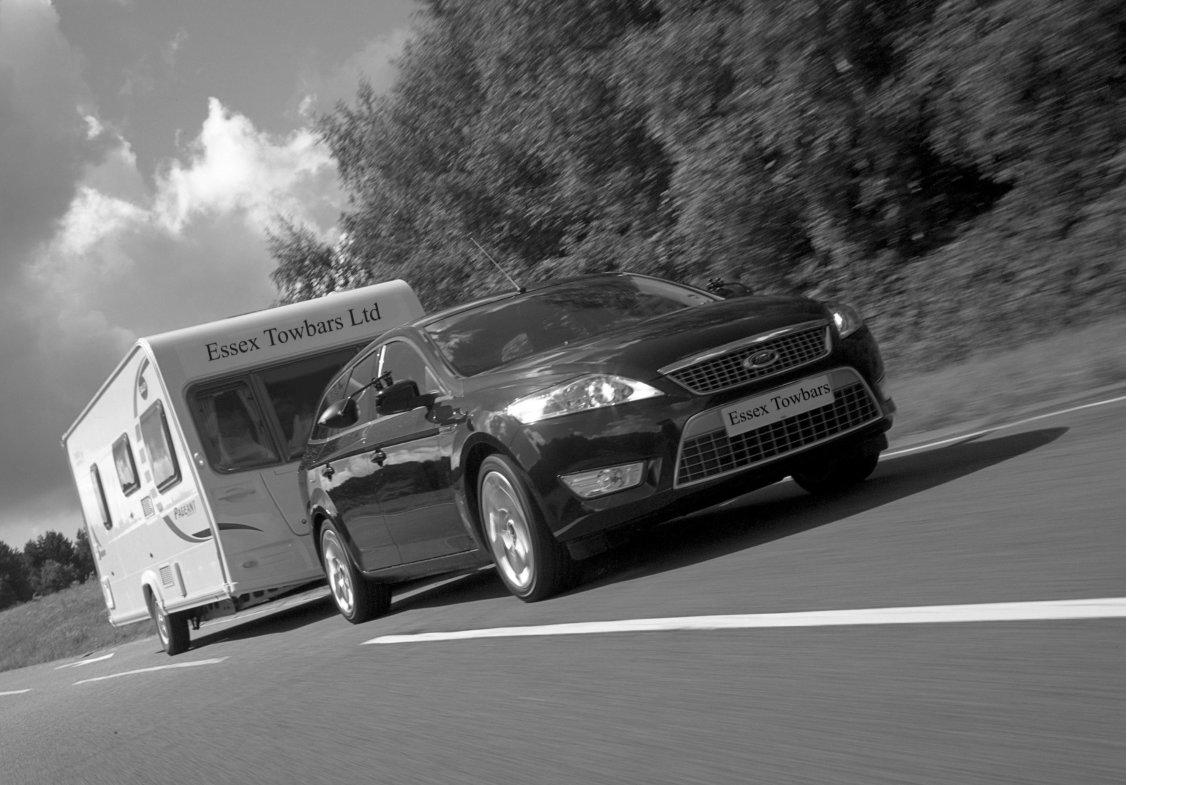 Mondeo and caravan